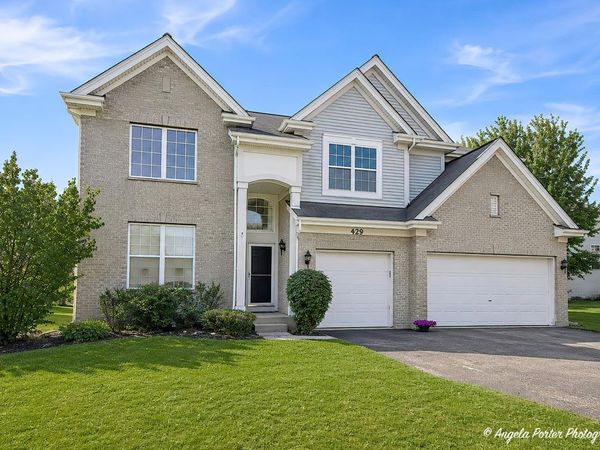 429 W Newbridge Lane , Round Lake, IL 60073