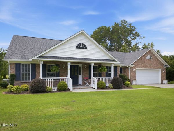107 Silver Lake Court, Swansboro, NC 28584