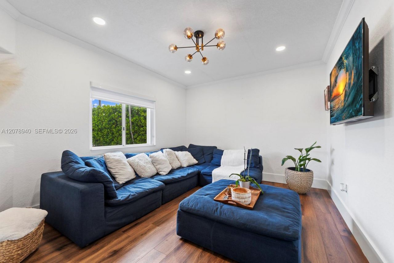 9067 NW 169th St , Miami Lakes, FL 33018 Photo