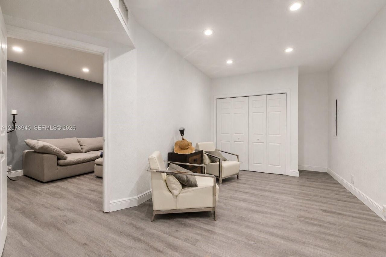 9067 NW 169th St , Miami Lakes, FL 33018 Photo