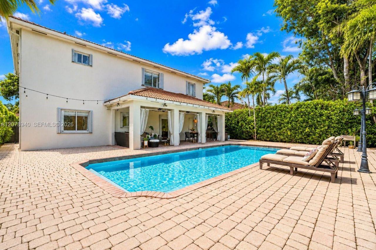 9067 NW 169th St , Miami Lakes, FL 33018 Photo