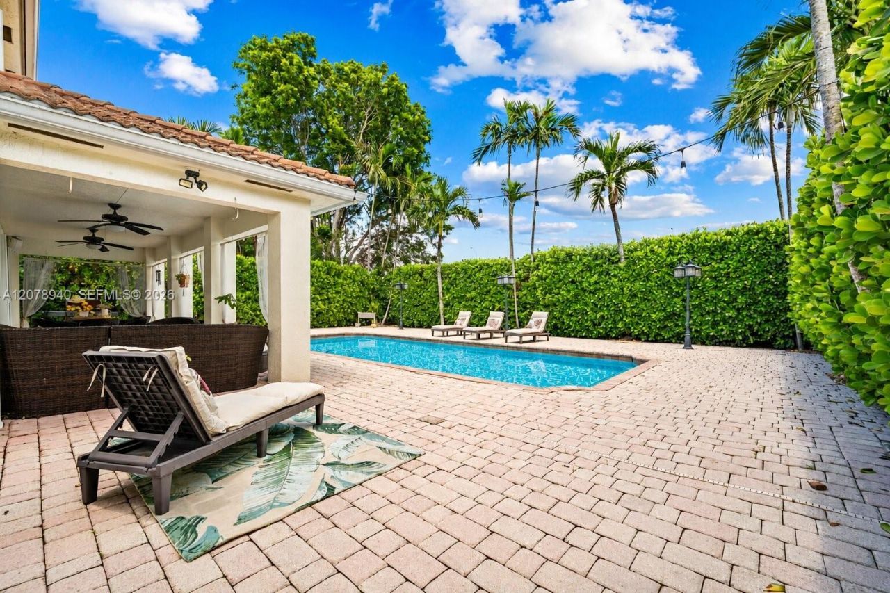 9067 NW 169th St , Miami Lakes, FL 33018 Photo