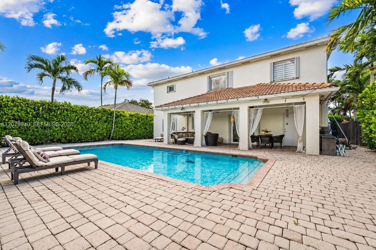 9067 NW 169th St , Miami Lakes, FL 33018 Photo
