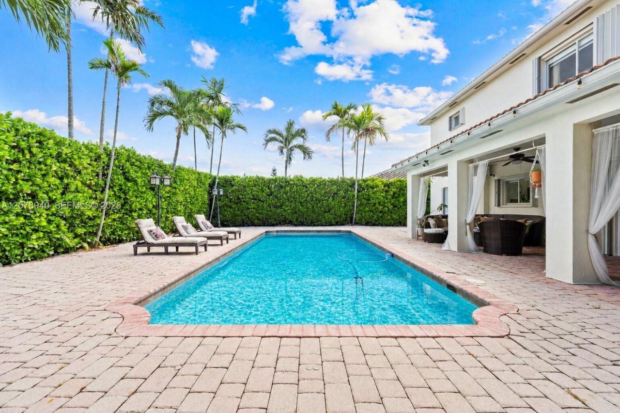 9067 NW 169th St , Miami Lakes, FL 33018 Photo