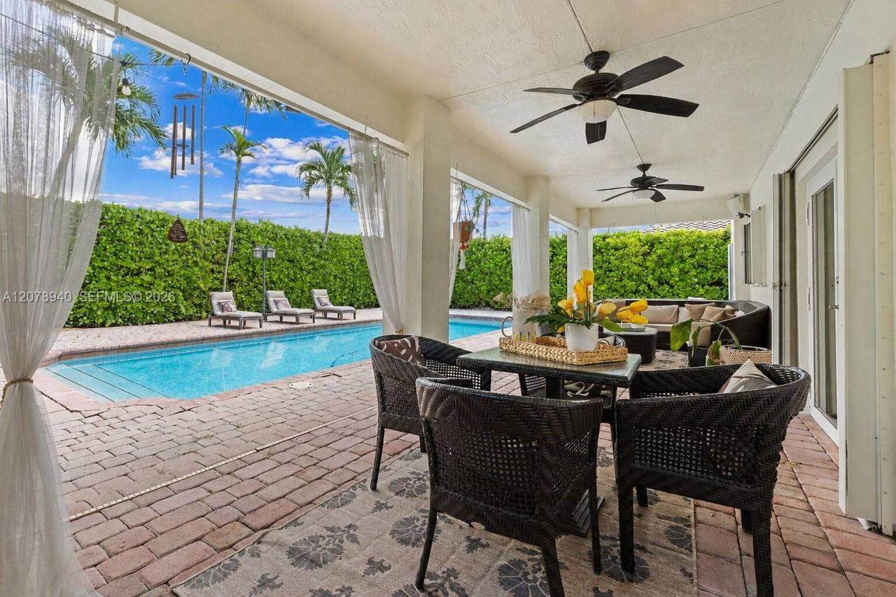 9067 NW 169th St , Miami Lakes, FL 33018 Photo