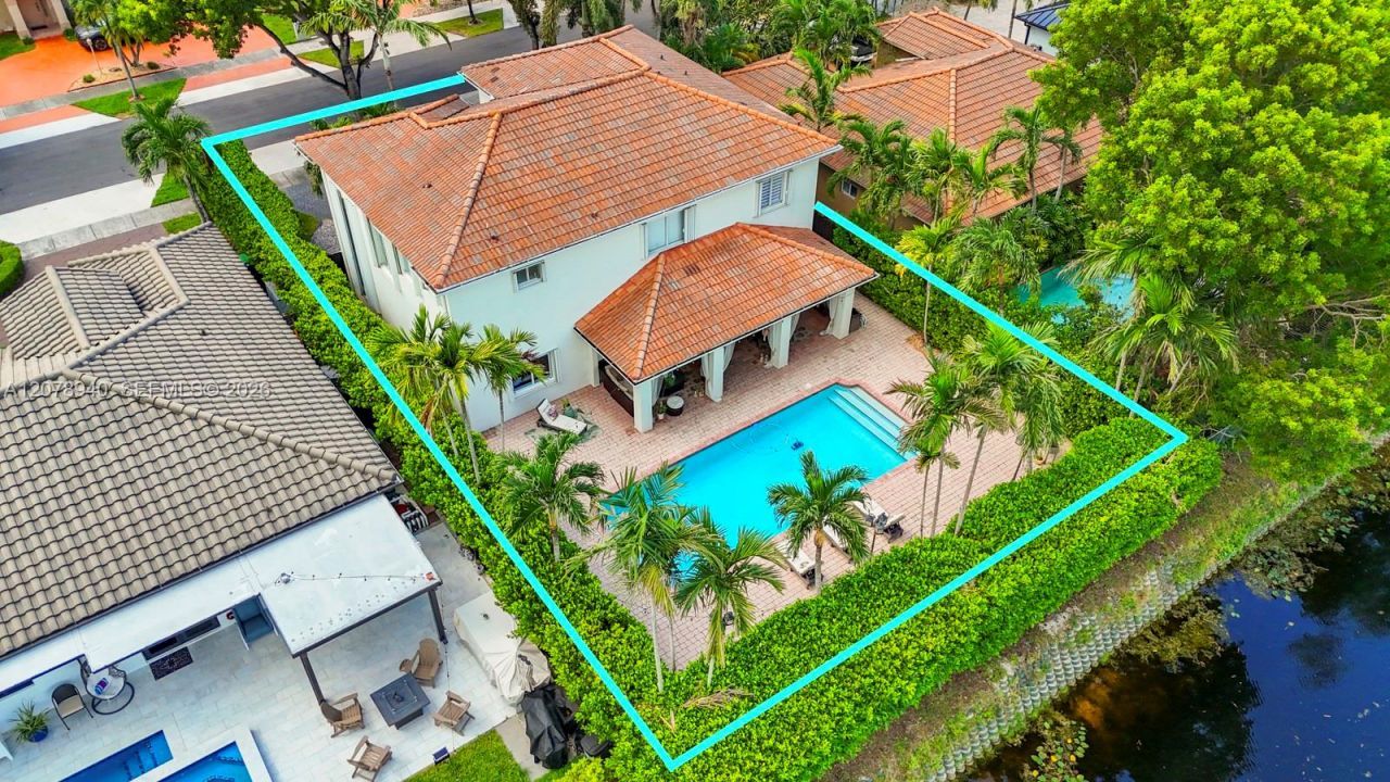 9067 NW 169th St , Miami Lakes, FL 33018 Photo