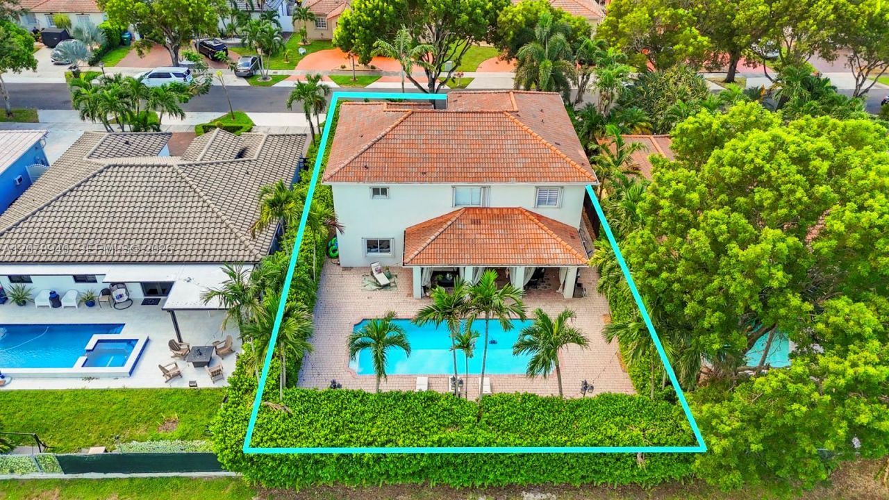9067 NW 169th St , Miami Lakes, FL 33018 Photo