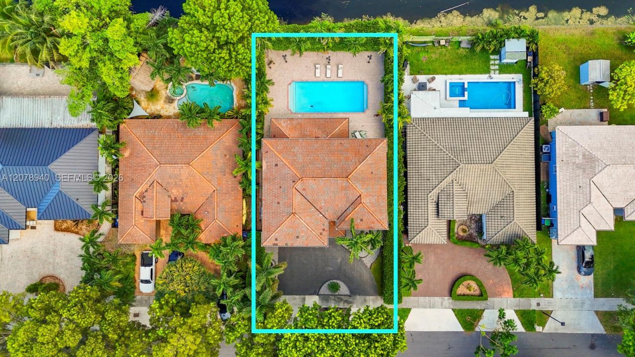 9067 NW 169th St , Miami Lakes, FL 33018 Photo