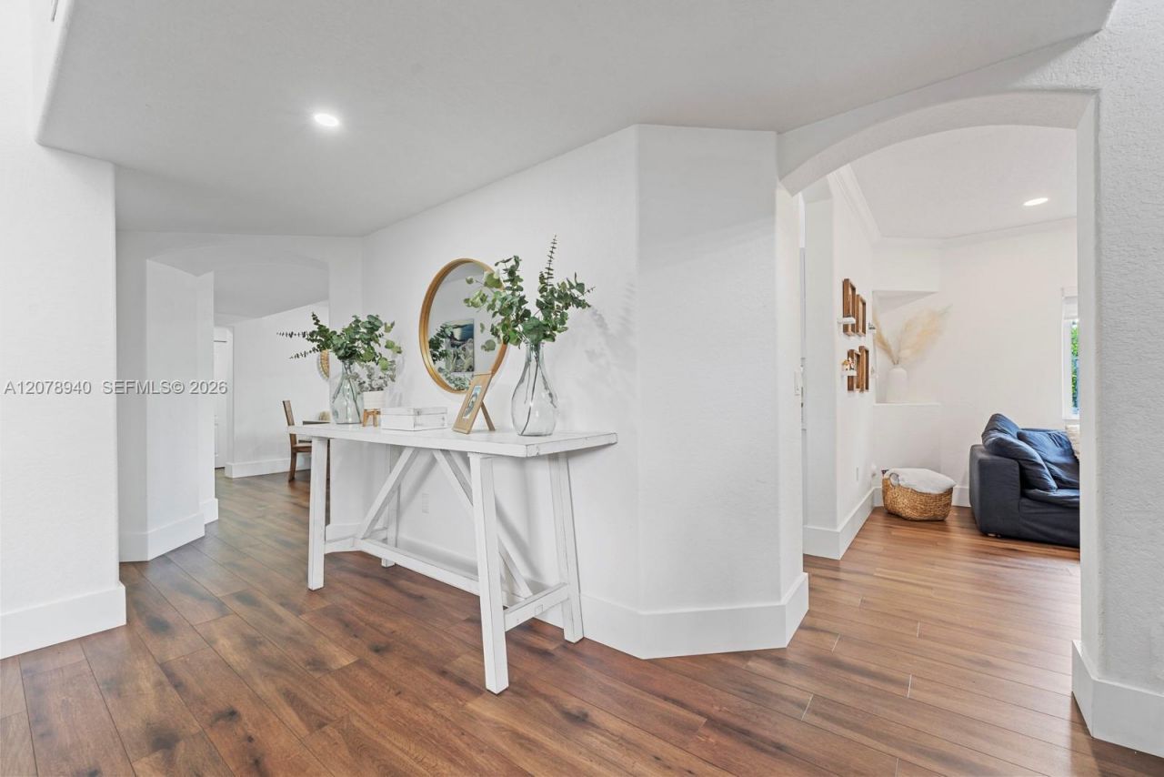 9067 NW 169th St , Miami Lakes, FL 33018 Photo