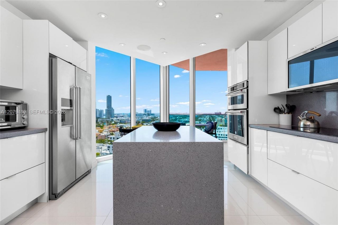 300 S Pointe Dr, Unit 2005, Miami Beach, FL 33139 Photo