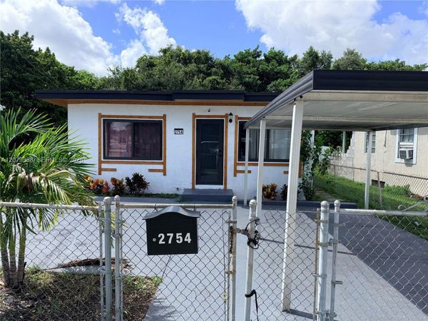 2754 NW 60th St , Miami, FL 33142