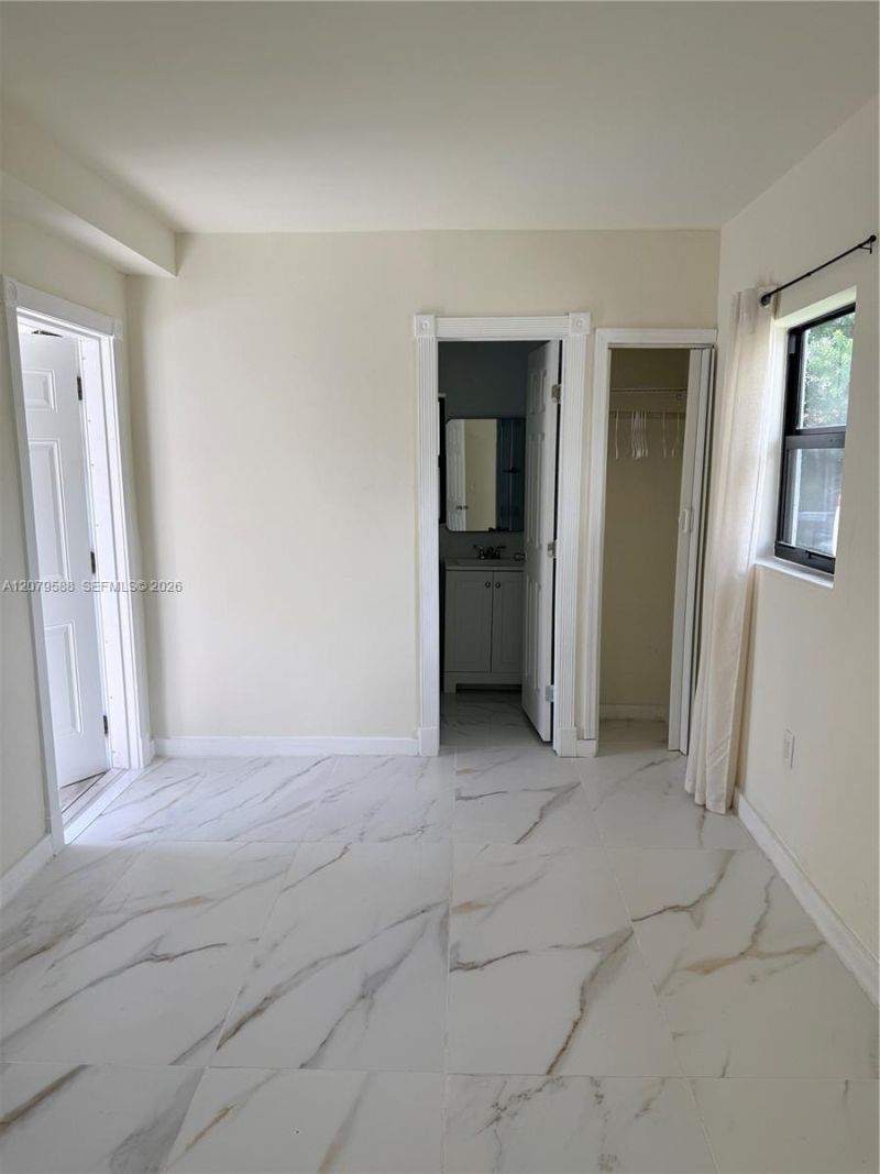 2754 NW 60th St , Miami, FL 33142 Photo