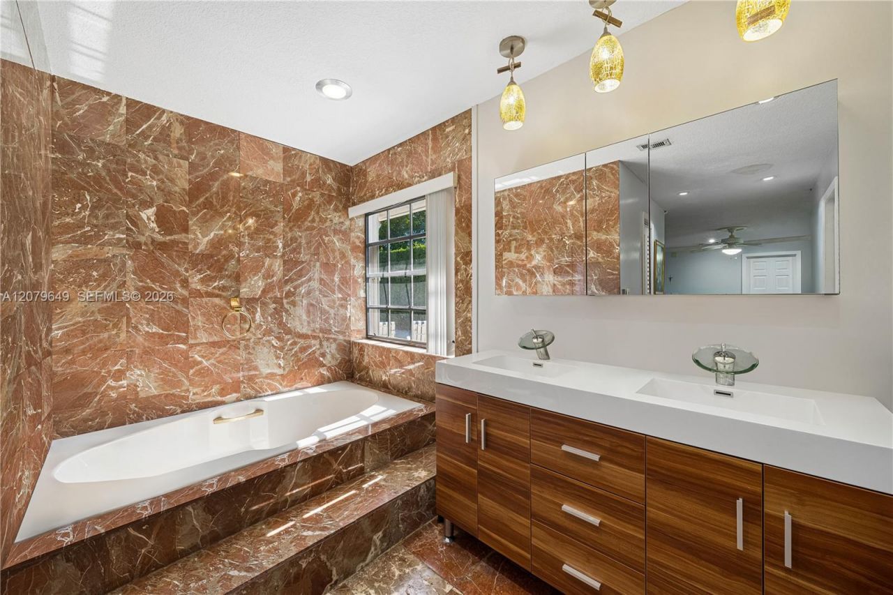 590 NW 132nd Ave , Miami, FL 33182 Photo