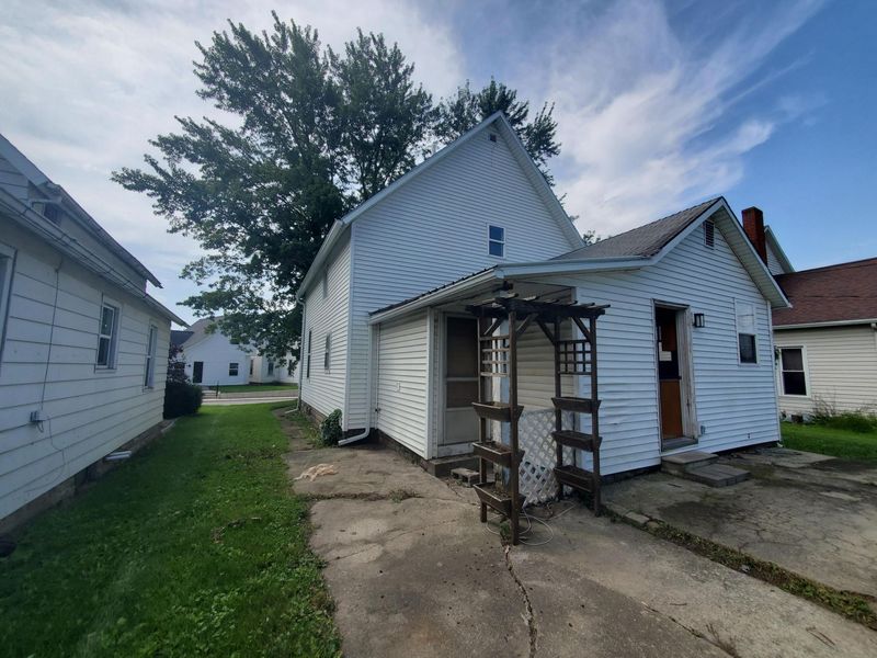 726 E Spring Street, Saint Marys, OH 45885 Photo 2