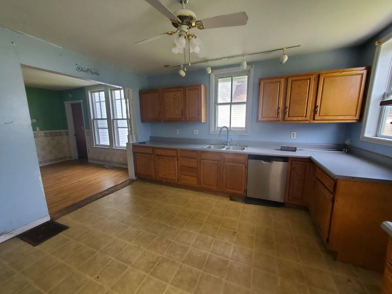 726 E Spring Street, Saint Marys, OH 45885 Photo 8