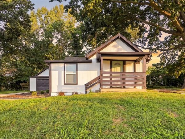 7126 Main Street, Kansas City, MO 64114