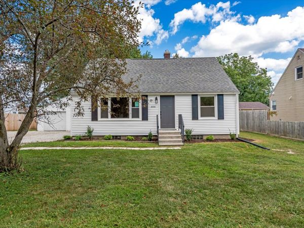 3230 40th Street , Moline, IL 61265