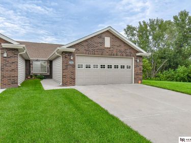 6636 Ashbrook Drive, Lincoln, NE 68516