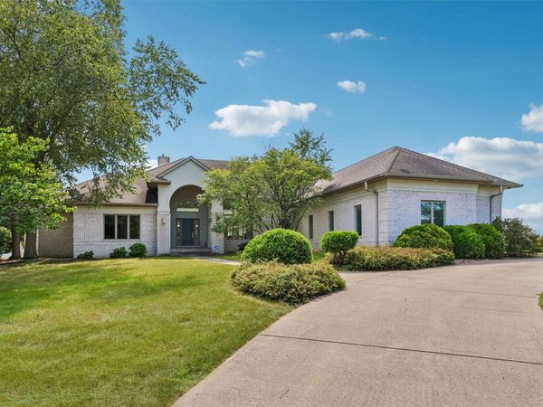 4200 Cherrywood Court, West Des Moines, IA 50265