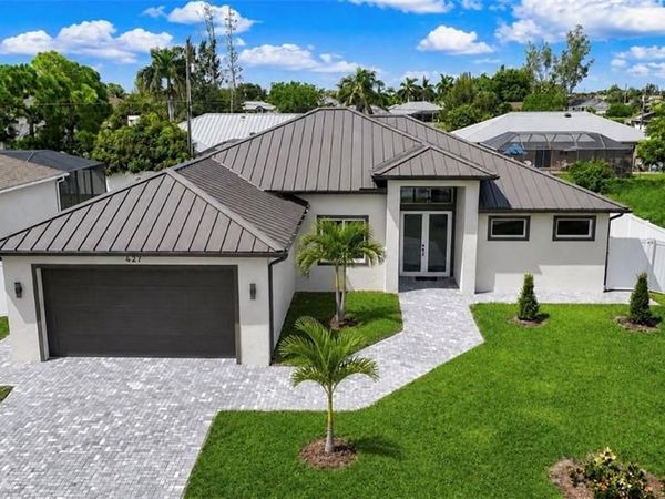 427 SW 21st TER , CAPE CORAL, FL 33991