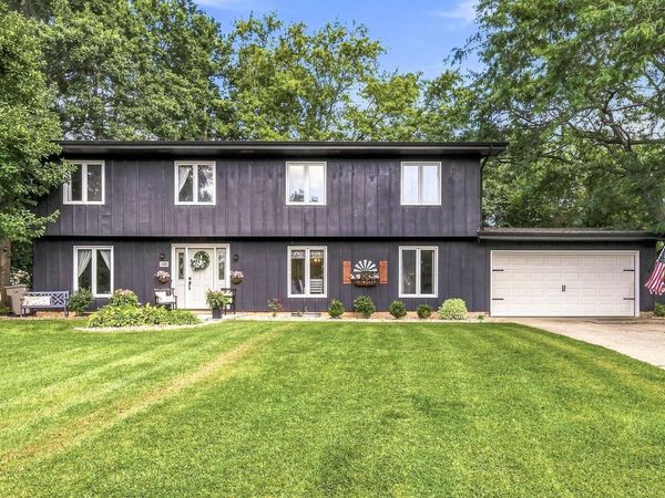 1301 Norwich Court, South Bend, IN 46614