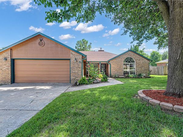 3281 W Gypsum Drive , Fayetteville, AR 72704