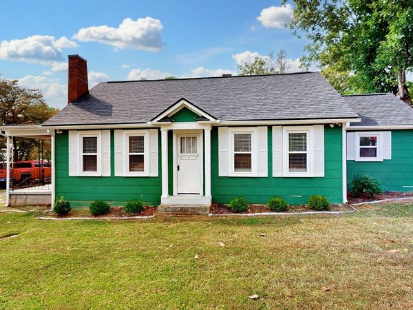 410 College St , Portland, TN 37148