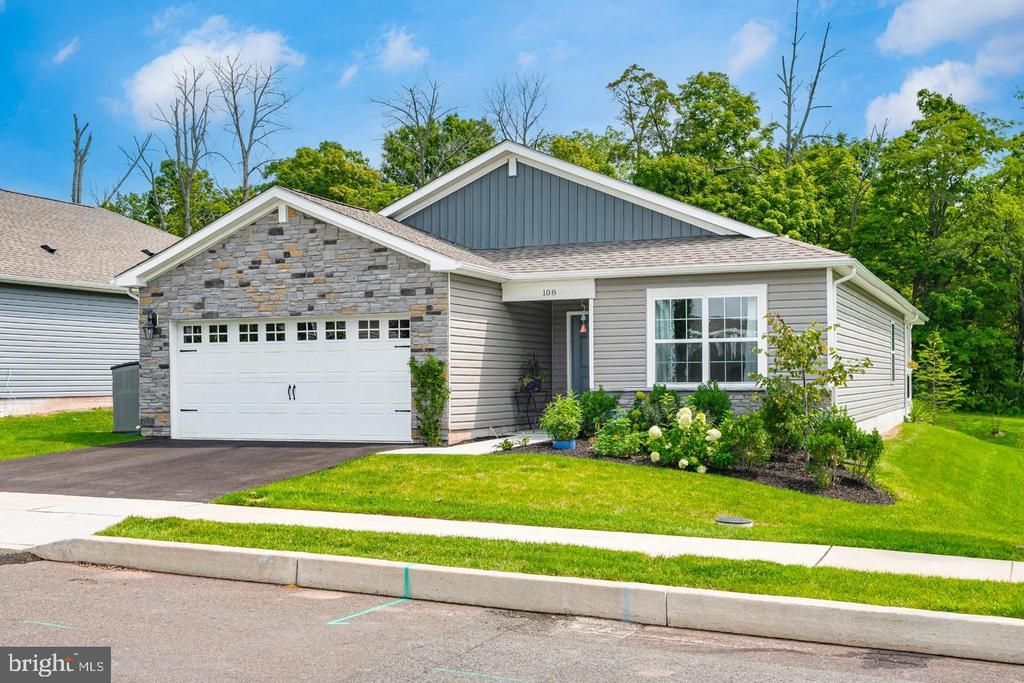 108 PETAL DRIVE , POTTSTOWN, PA 19464