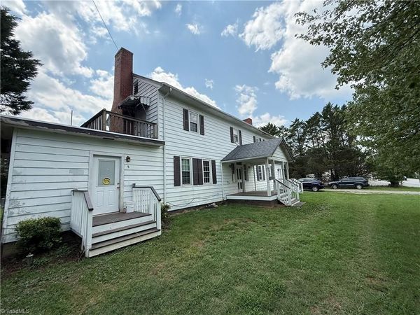 1109 W Main Street , Yadkinville, NC 27055
