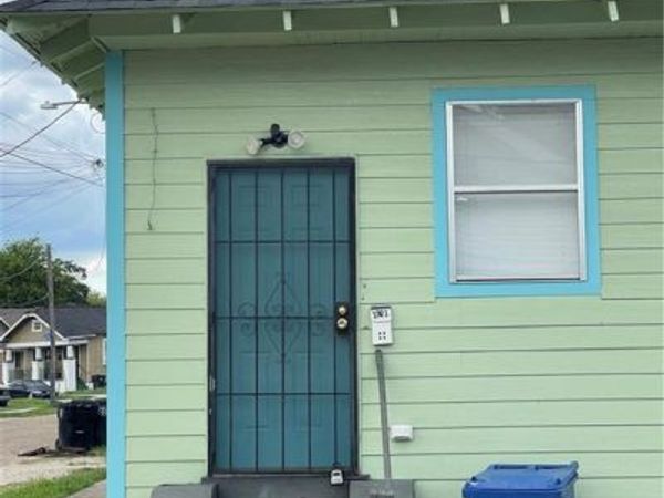1901 OLD PRIEUR Street, New Orleans, LA 70116