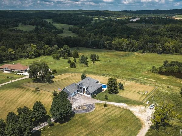 4411 Rock Road , Bourbon, MO 65441