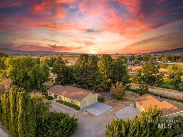 800 W South Slope Rd, Emmett, ID 83617