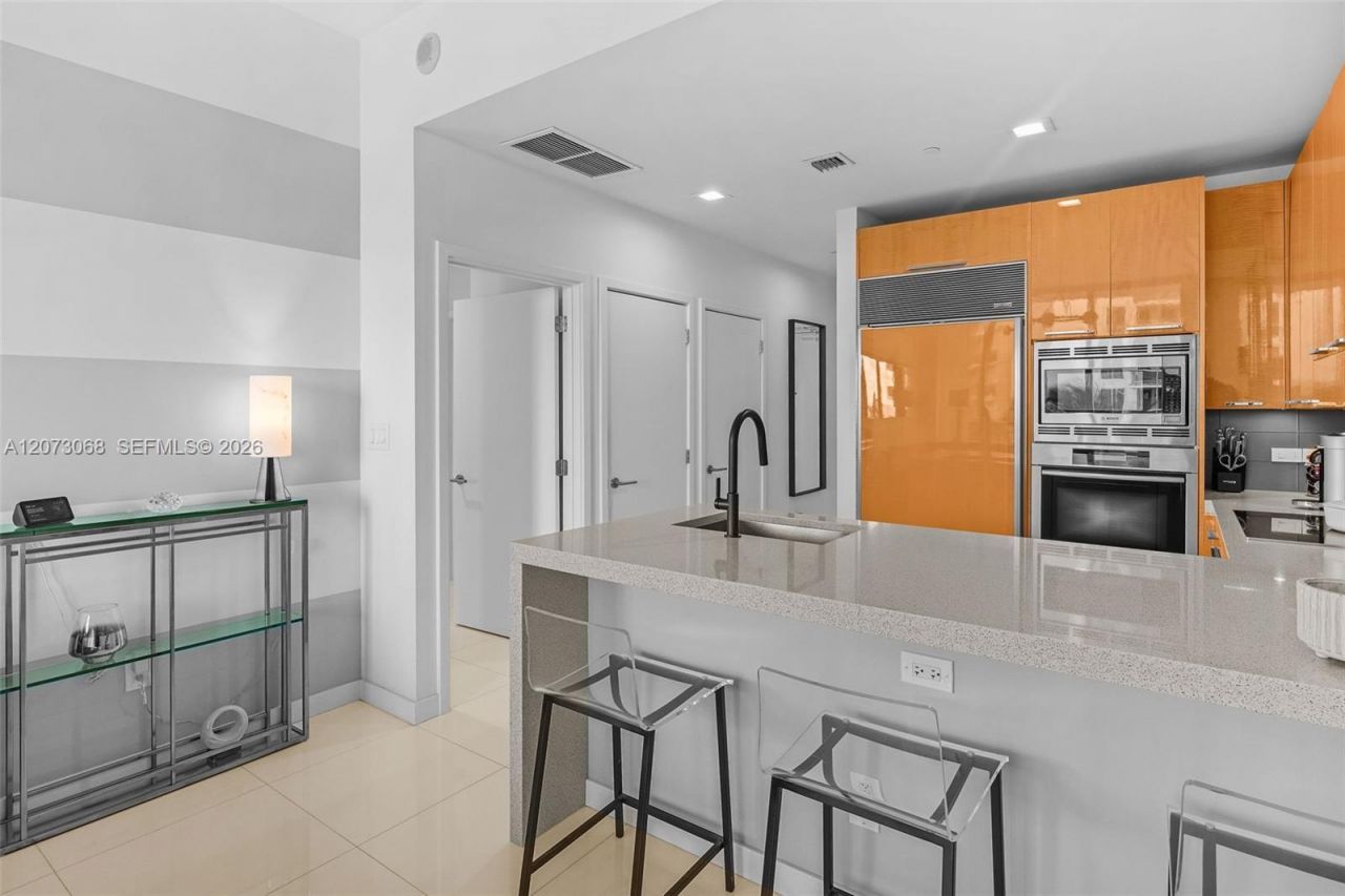 6799 Collins Ave, Unit 407, Miami Beach, FL 33141 Photo