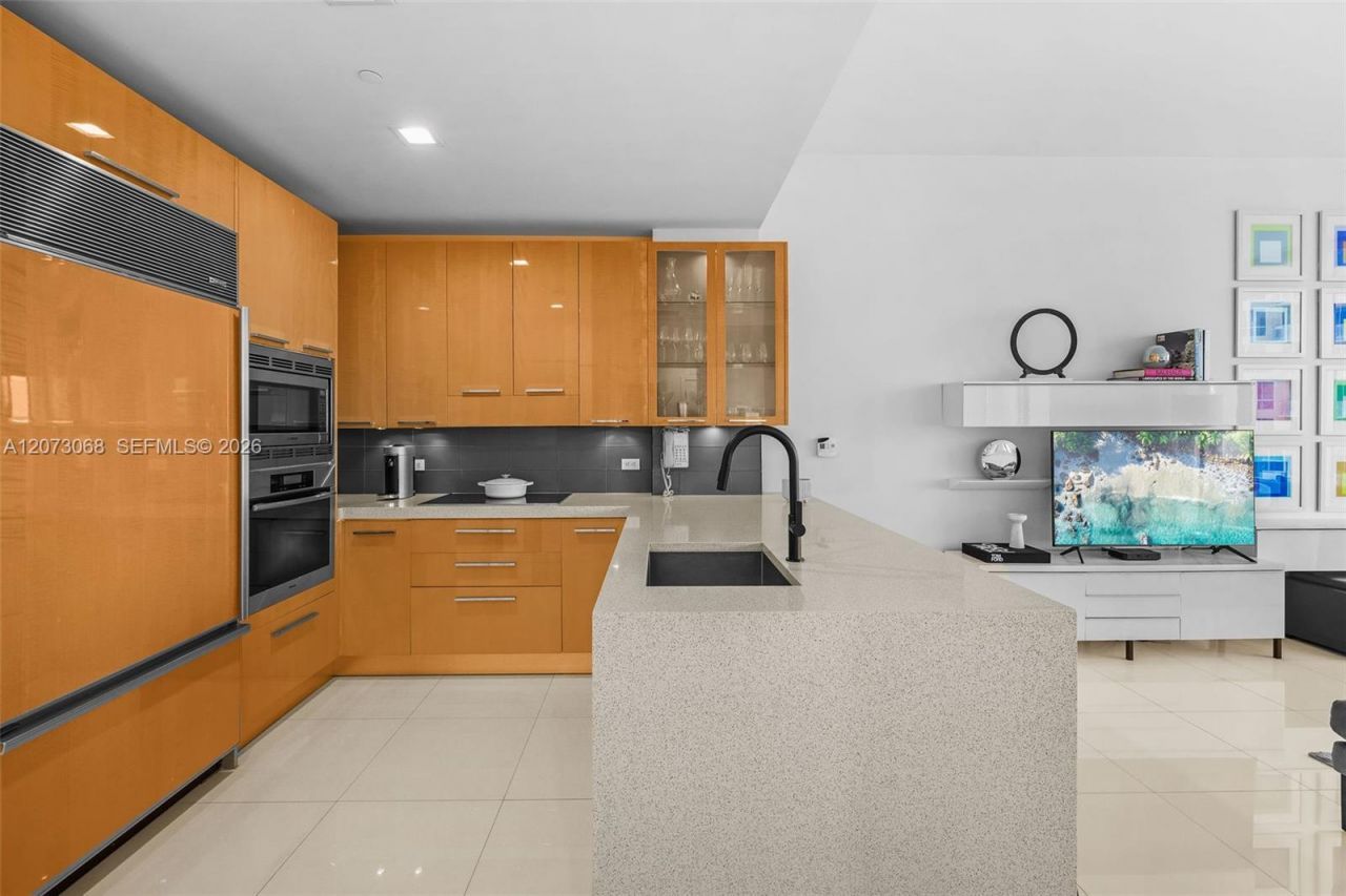 6799 Collins Ave, Unit 407, Miami Beach, FL 33141 Photo