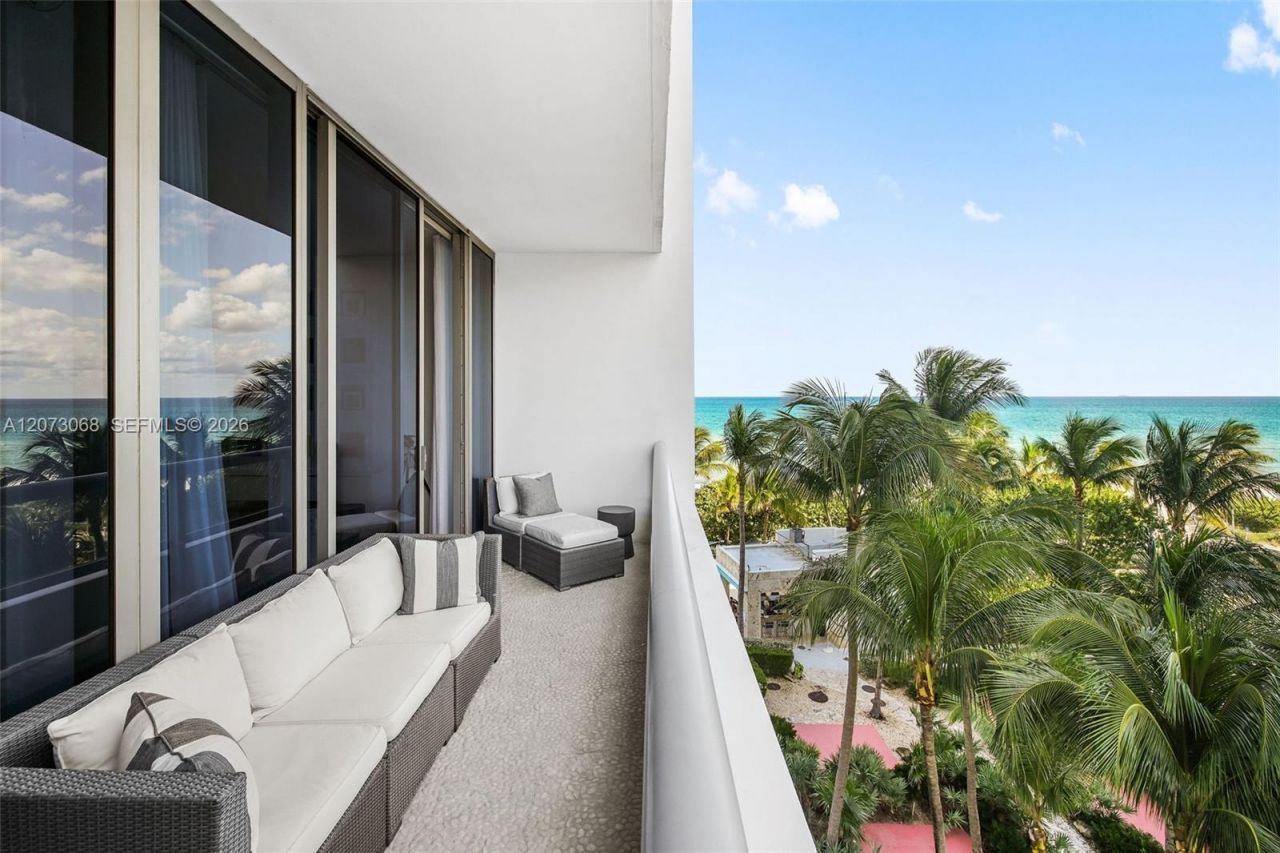 6799 Collins Ave, Unit 407, Miami Beach, FL 33141 Photo