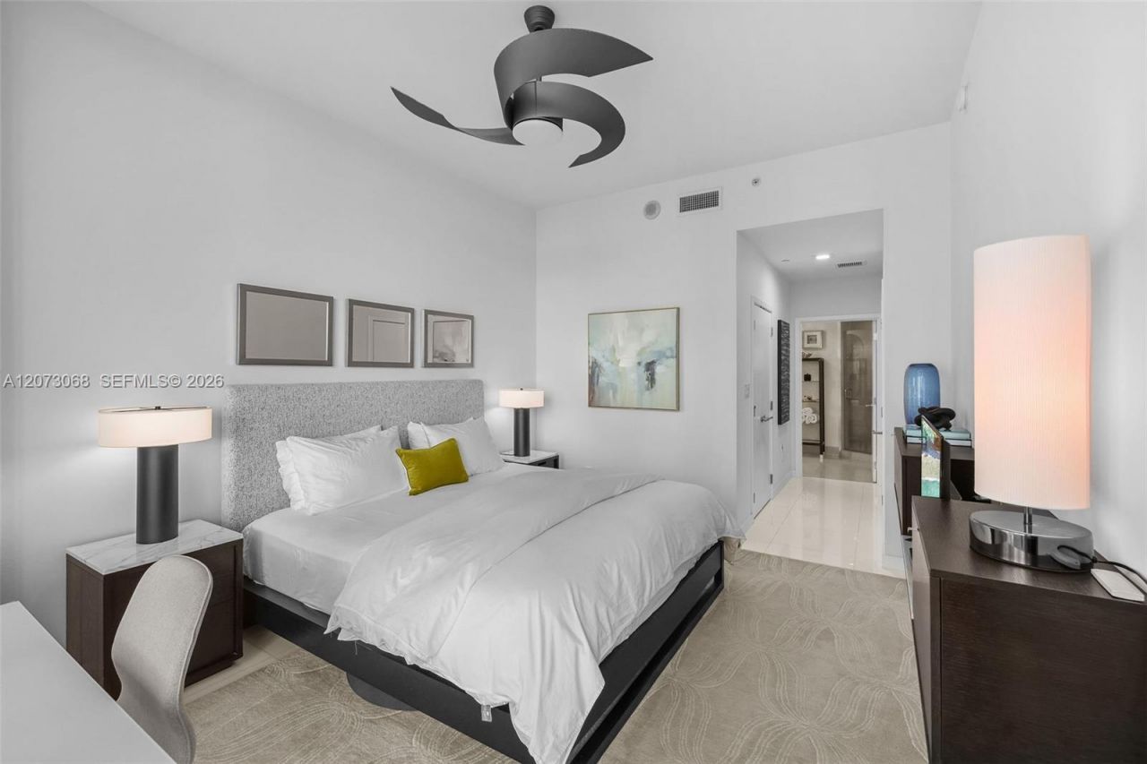 6799 Collins Ave, Unit 407, Miami Beach, FL 33141 Photo