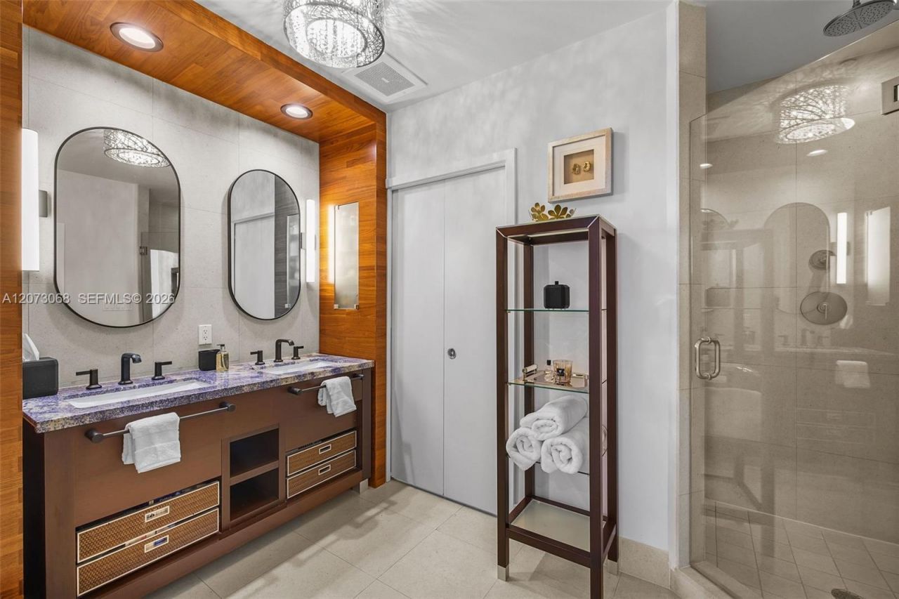 6799 Collins Ave, Unit 407, Miami Beach, FL 33141 Photo