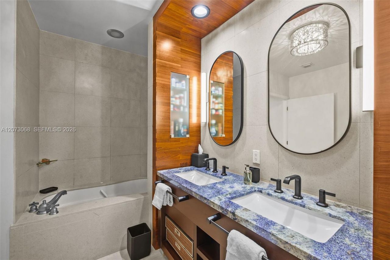6799 Collins Ave, Unit 407, Miami Beach, FL 33141 Photo