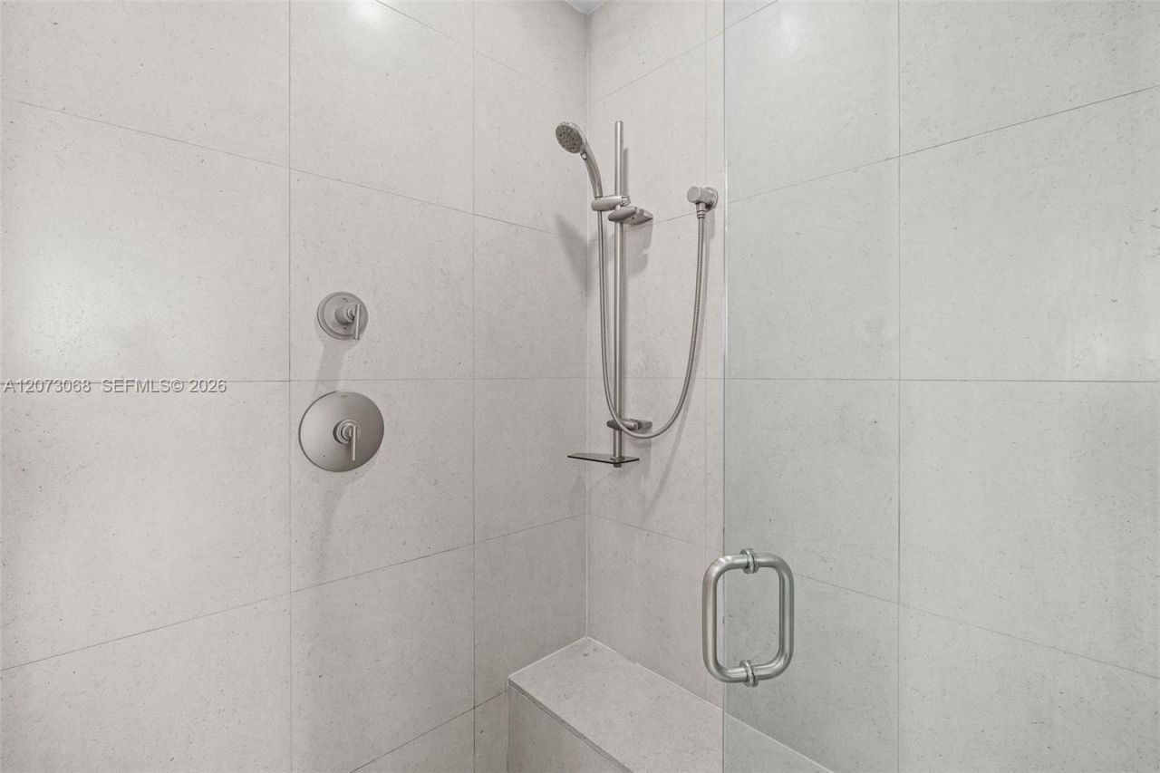 6799 Collins Ave, Unit 407, Miami Beach, FL 33141 Photo