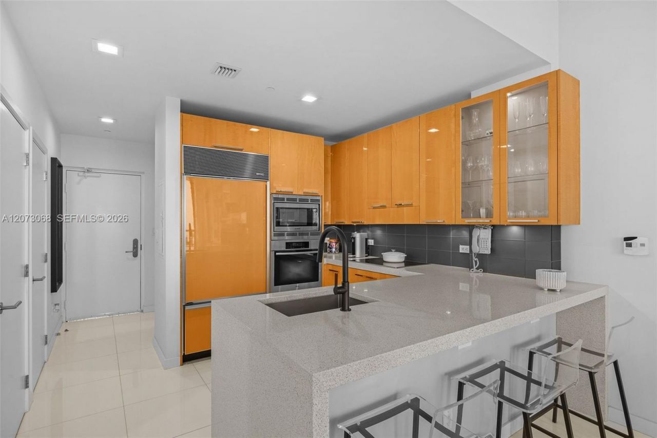 6799 Collins Ave, Unit 407, Miami Beach, FL 33141 Photo
