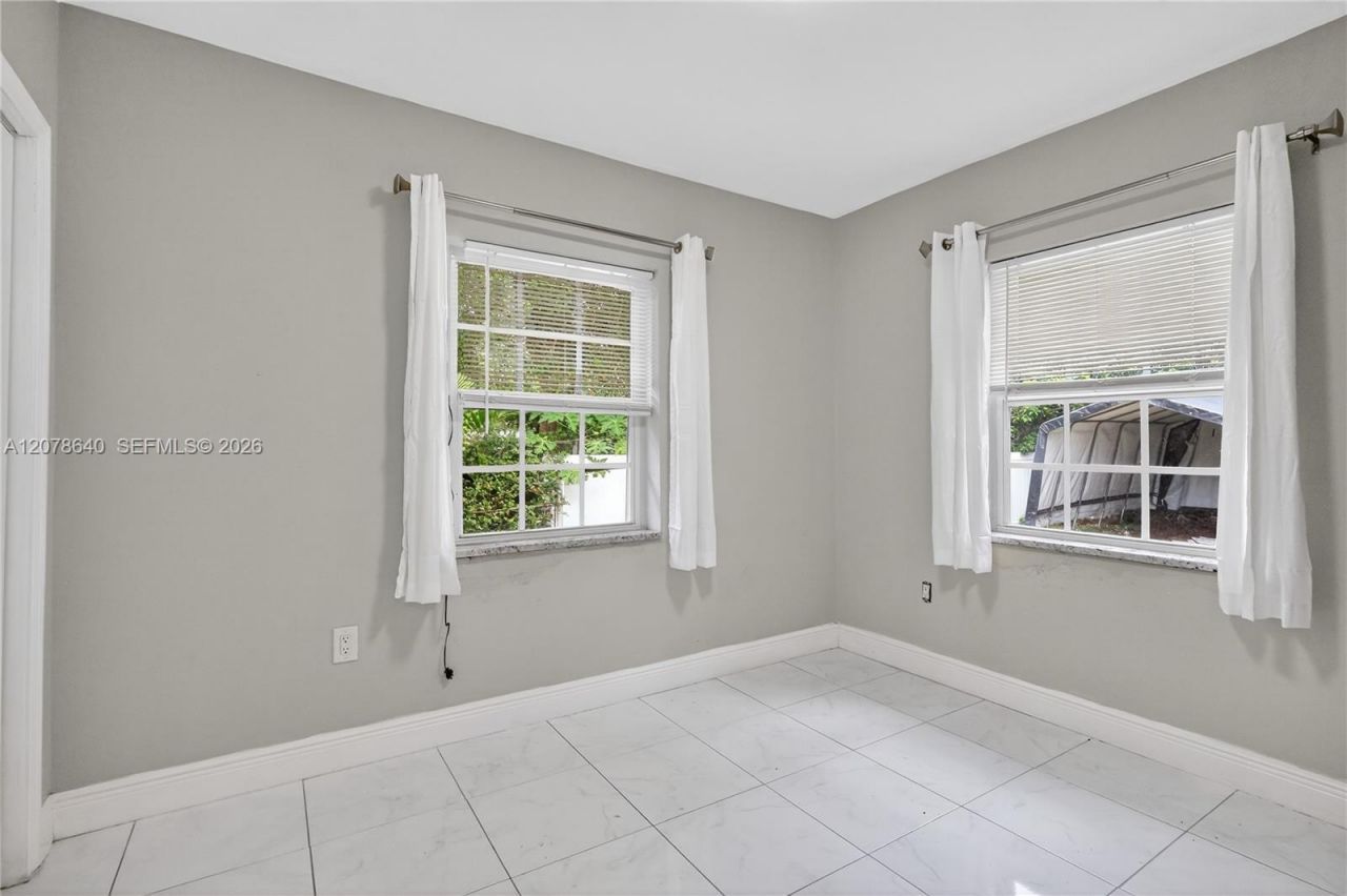 40 NW 68th St , Miami, FL 33150 Photo