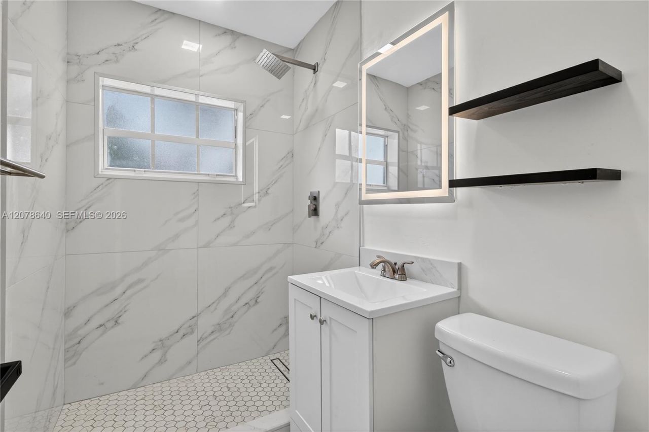 40 NW 68th St , Miami, FL 33150 Photo
