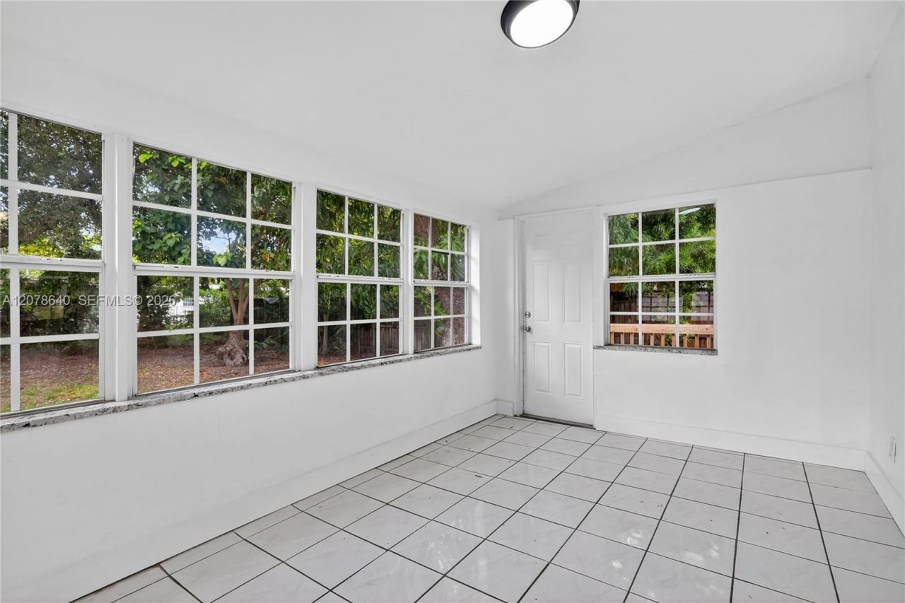 40 NW 68th St , Miami, FL 33150 Photo