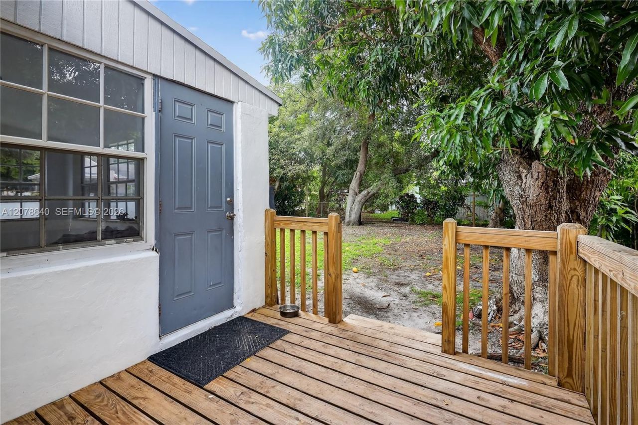 40 NW 68th St , Miami, FL 33150 Photo