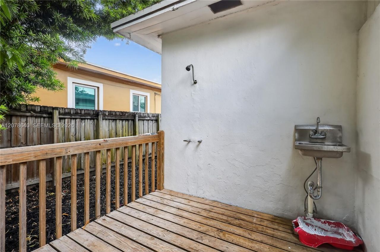 40 NW 68th St , Miami, FL 33150 Photo