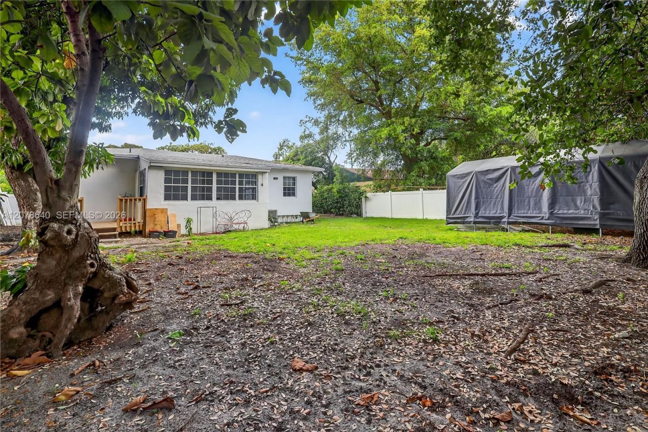 40 NW 68th St , Miami, FL 33150 Photo