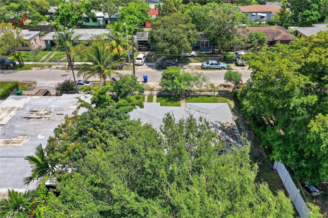 40 NW 68th St , Miami, FL 33150 Photo