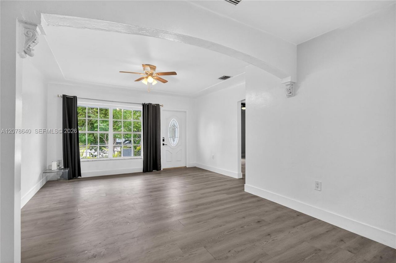 40 NW 68th St , Miami, FL 33150 Photo