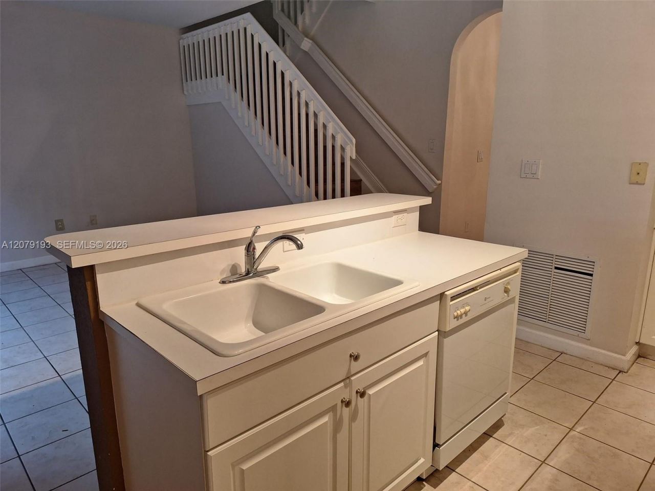 5770 NW 113th Pl, Doral, FL 33178 Photo
