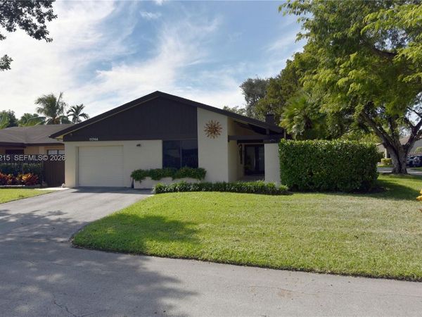 11744 SW 133rd Ct , Miami, FL 33186